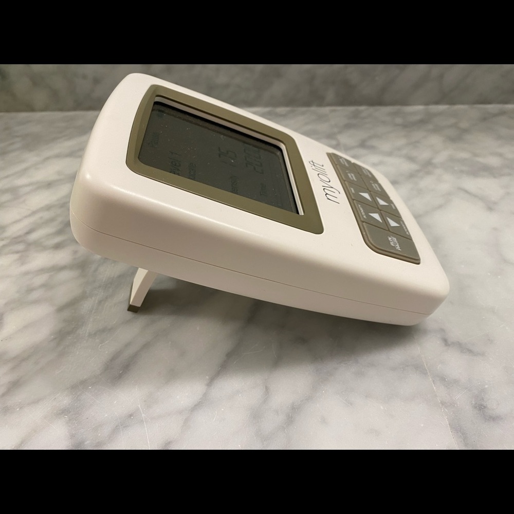 MyoLift Mini Microcurrent Machine - Picture 5 of 10